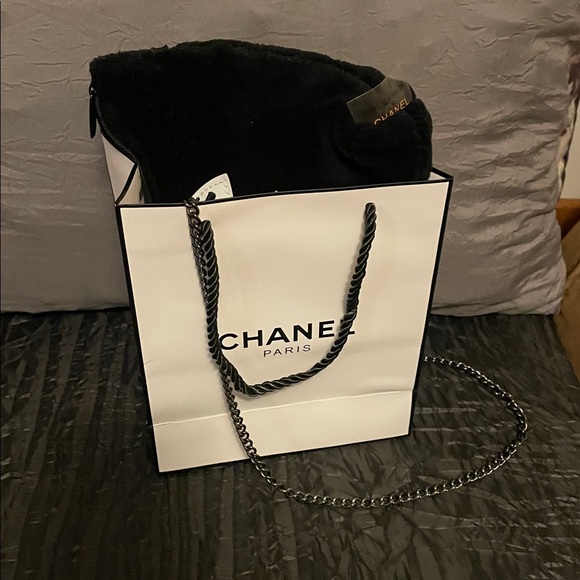 VIP/GWP Black Shoulder Bag with White Logo with shopping bag - Picture 11 of 17